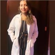 Maestra en nutrición clinica ofrece clases de biología al público